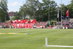 Das stimmungsvolle Krombacher Hessenpokalfinale 2018 in Stadtallendorf. Foto: Läpple