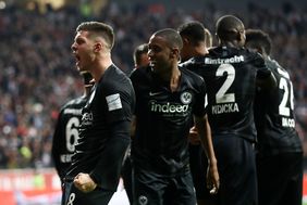 Hessische Lieblingsbeschäftigung: Luka Jovic (li.) und Kollegen bejubeln Eintracht-Treffer. Foto: getty images