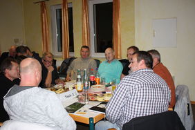 Verbandsfußballwart Jürgen Radeck während der Diskussion mit Vereinsvertretern. Foto: HFV