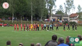 Ein fair geführtes Jubiläumsspiel feierten Spieler und Fans des SV Ballhorn gegen den KSV Hessen Kassel. [Foto: Ausschnitt Video]