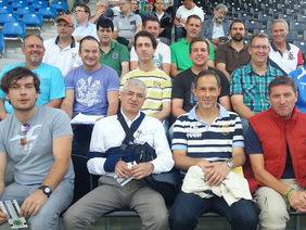 Einige der Traineranwärter mit Verbandsfußball- wart Jürgen Radeck (ganz rechts)