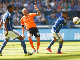 Darmstadts Konstantin Rausch (Mitte) erzielt die 1:0-Führung für die Südhessen. Foto: getty images