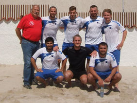 Die "Frankfurter Jungs" können mit dem 3. Platz beim Beachsoccer-Regionalentscheid zufrieden sein. Foto: privat