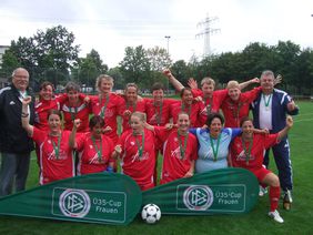 Konnten sich am Ende über den 3. Platz beim Ü35-Cup der Frauen freuen - die SG Marburger Land. [Foto: privat]