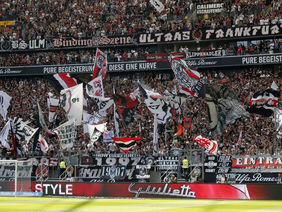 Eintracht-Fans in Vorfreude auf das Hessenderby. Foto: getty images