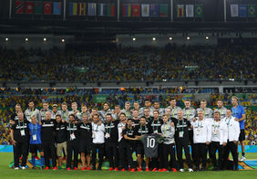 DFB-Olympiamannschaft gewinnt die Silbermedaille [Foto: getty images]