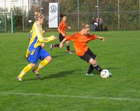 [Foto des letztjährigen U-15-Mädchenturnier des Süddeutschen Fußball-Verbandes von der Partie Bayern gegen Hessen]