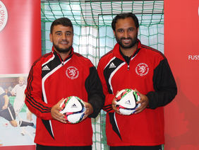 Futsal-Hessenauswahl-Trainer Adil Ez-Zaidi (li.) und -Betreuer Asif Razi. Foto: Gast