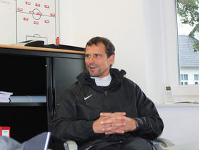 KSV-Trainer Matthias Mink ist heiß darauf, einen "Großen" der Liga zu schlagen. Foto: Timmas
