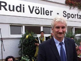 Nach Rudi Völler ist mittlerweile der Sportplatz in Hanau benannt. Foto: imago