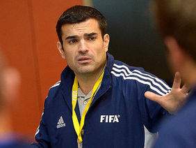 Jose Maria Pazos Mendez leitete den FIFA-Futsal-Lehrgang in Duisburg. Foto: getty images